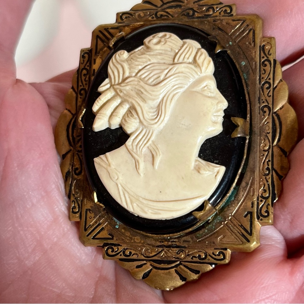 Antique Vintage Victorian Art Deco 1920 Heavy Brass Cellulose Cameo Large Brooch